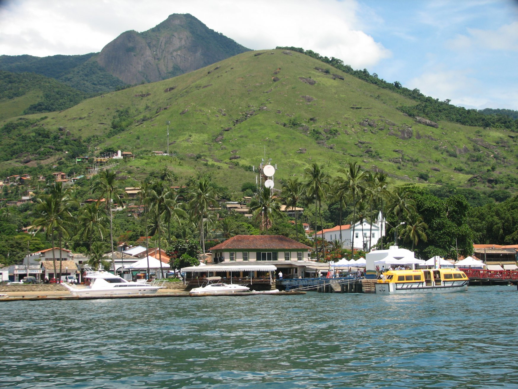 Катера у причала в Ильябела, Бразилия. Фото 3 – фотографии Бразилии