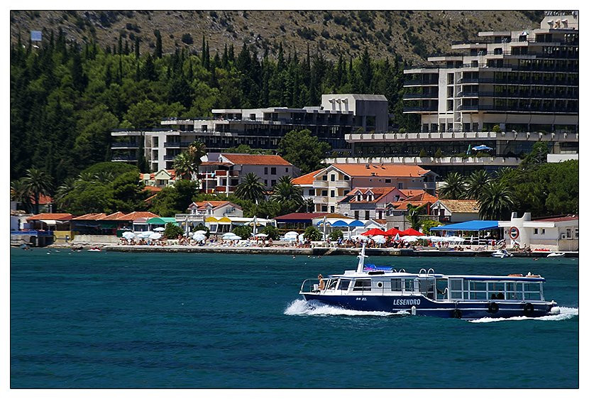 Катер в Игало, Черногория – фотографии Черногории