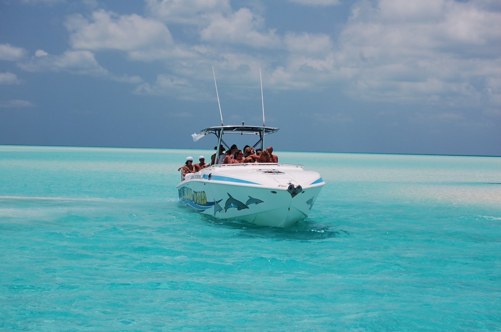 Экскурсия на катере по острову Эксума, Багамские острова – фотографии Багамских островов