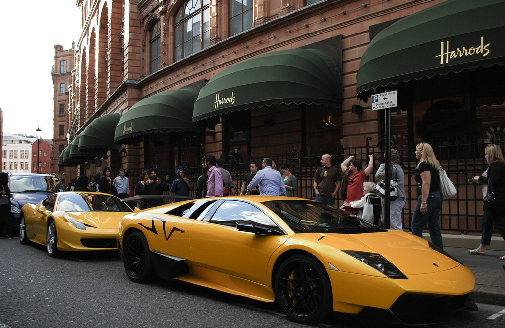 Найтсбридж, возле универмага Хэрродс – фотографии Великобритании