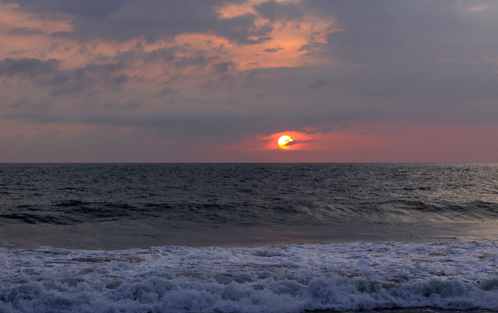 Закат на пляже Ахунгалла – фотографии Шри-Ланки