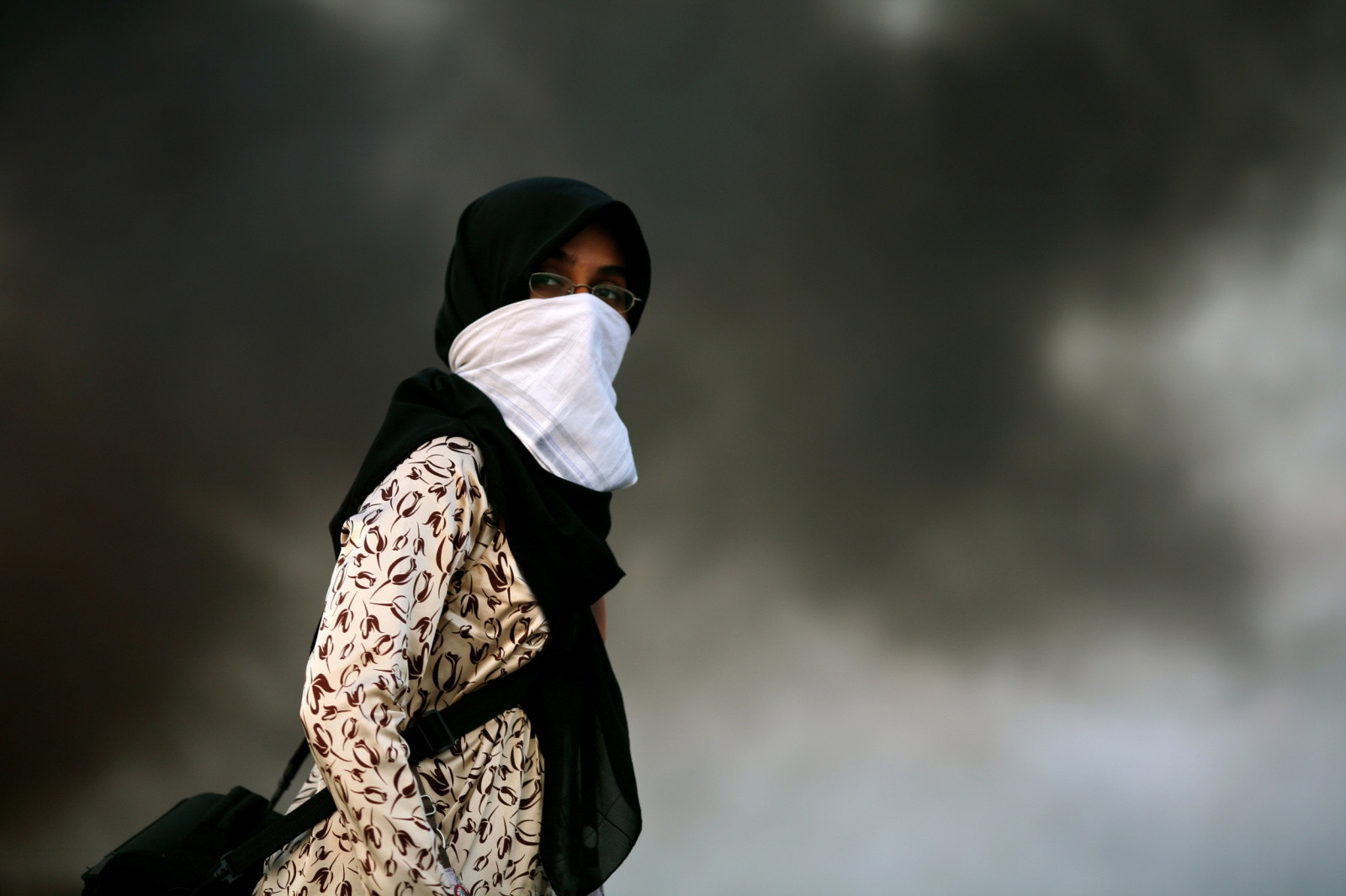 Мальдивианка у Мусорного острова на Мальдивах – фотографии Мальдивских островов