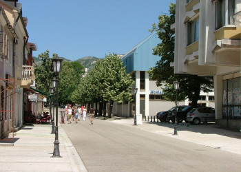 Улица в Цетине, Черногория. Фото 11 – фотографии Черногории