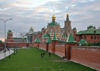 Кремль в городе Йошкар-Ола. Фото 1 – фотографии России