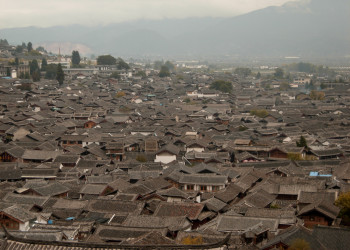 Черепичные крыши Древнего Лицзяна – фотографии Китая