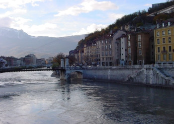 Река в Гренобль, Франция. Фото 2 – фотографии Франции
