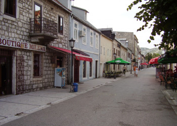 Улица в Цетине, Черногория. Фото 10 – фотографии Черногории