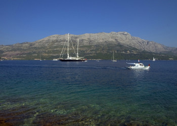 Яхты и катера на острове Корчула, Хорватия – фотографии Хорватии