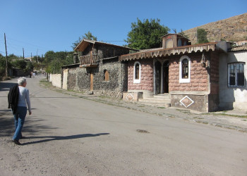 Улица в Сисиан, Армения – фотографии Армении