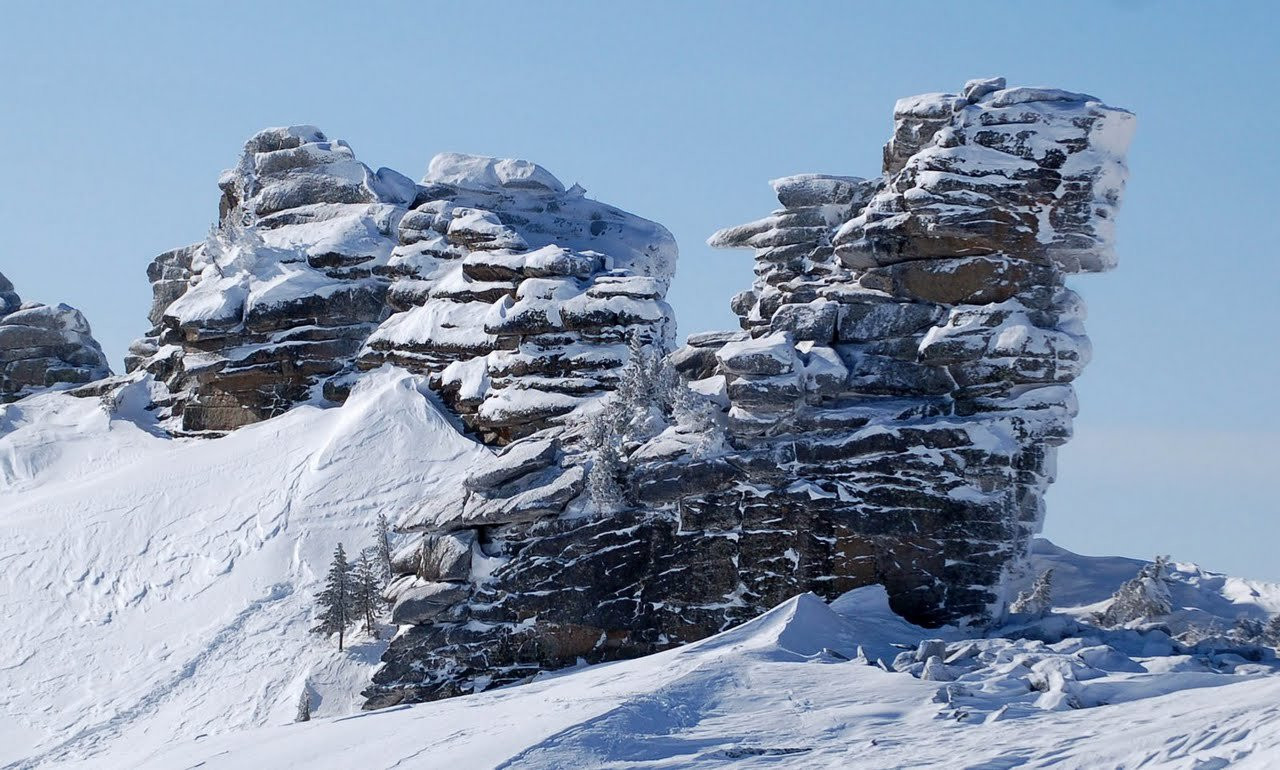 Скалы в Шерегеш, Россия – фотографии России