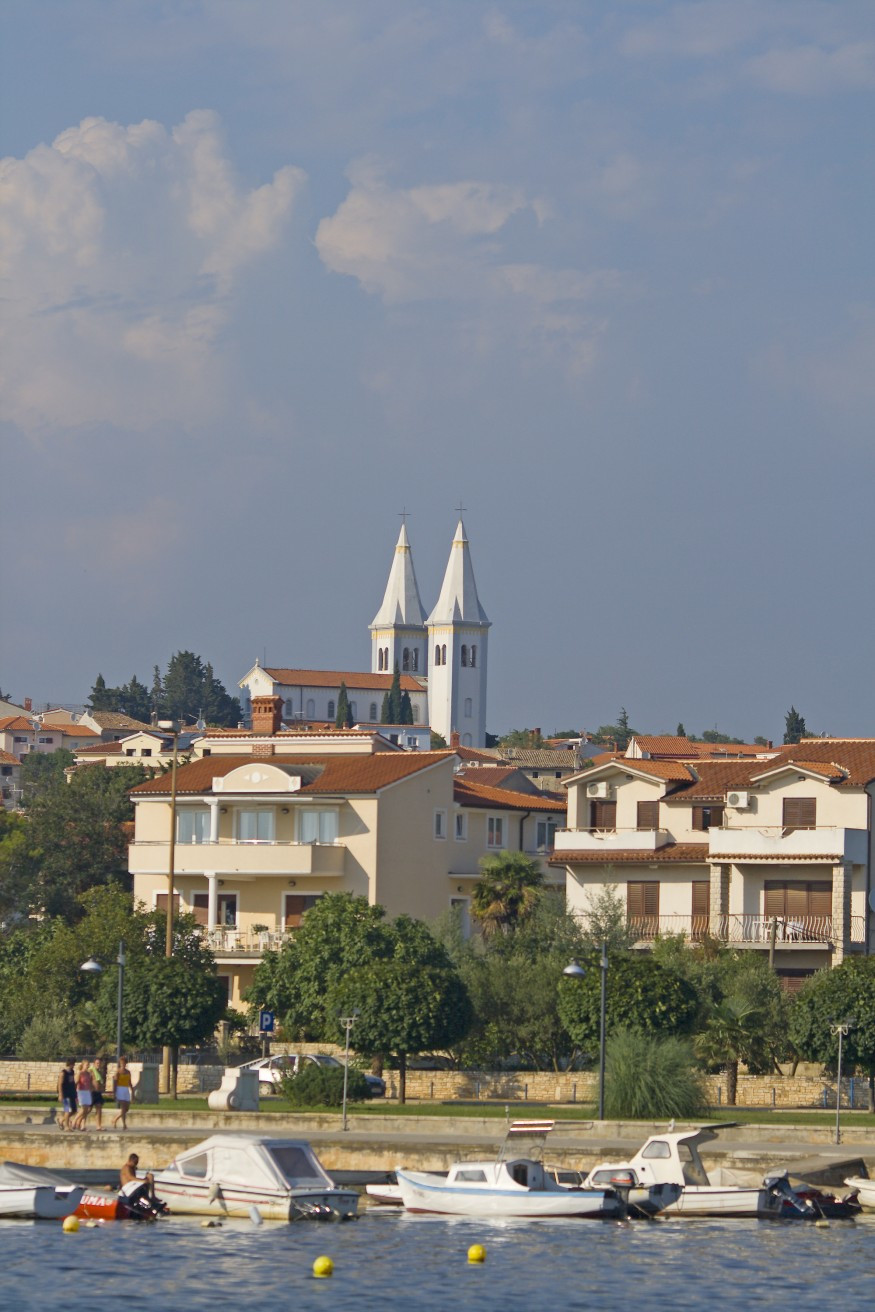 Набережная в Медулине, Хорватия. Фото 3 – фотографии Хорватии