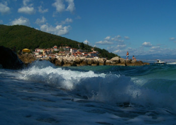 Волна в Мощеничка-Драга, Хорватия – фотографии Хорватии