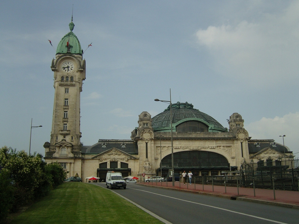 Башня с часами в Лиможе, Франция – фотографии Франции