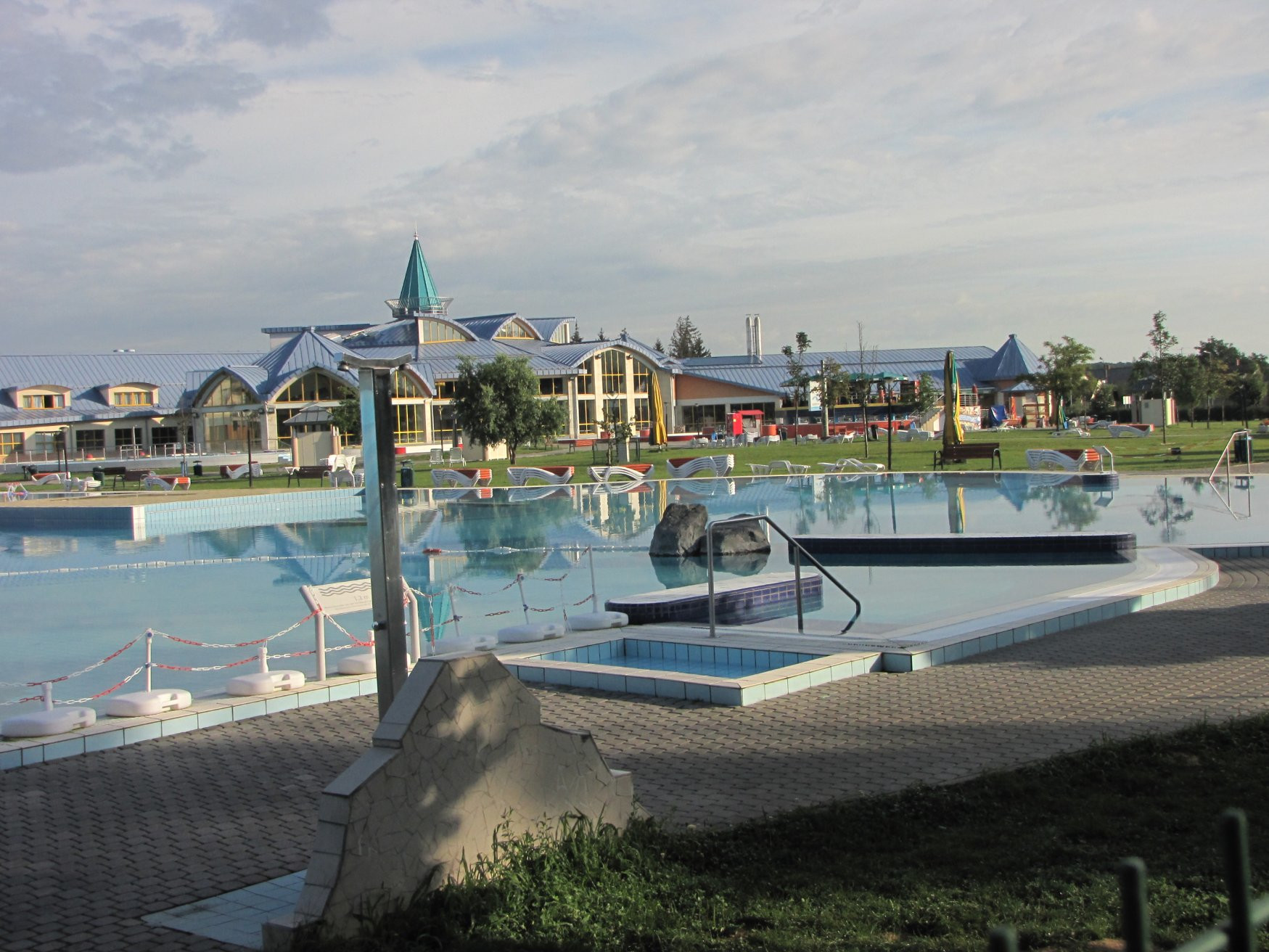 Купальня в городе Шарвар, Венгрия – фотографии Венгрии