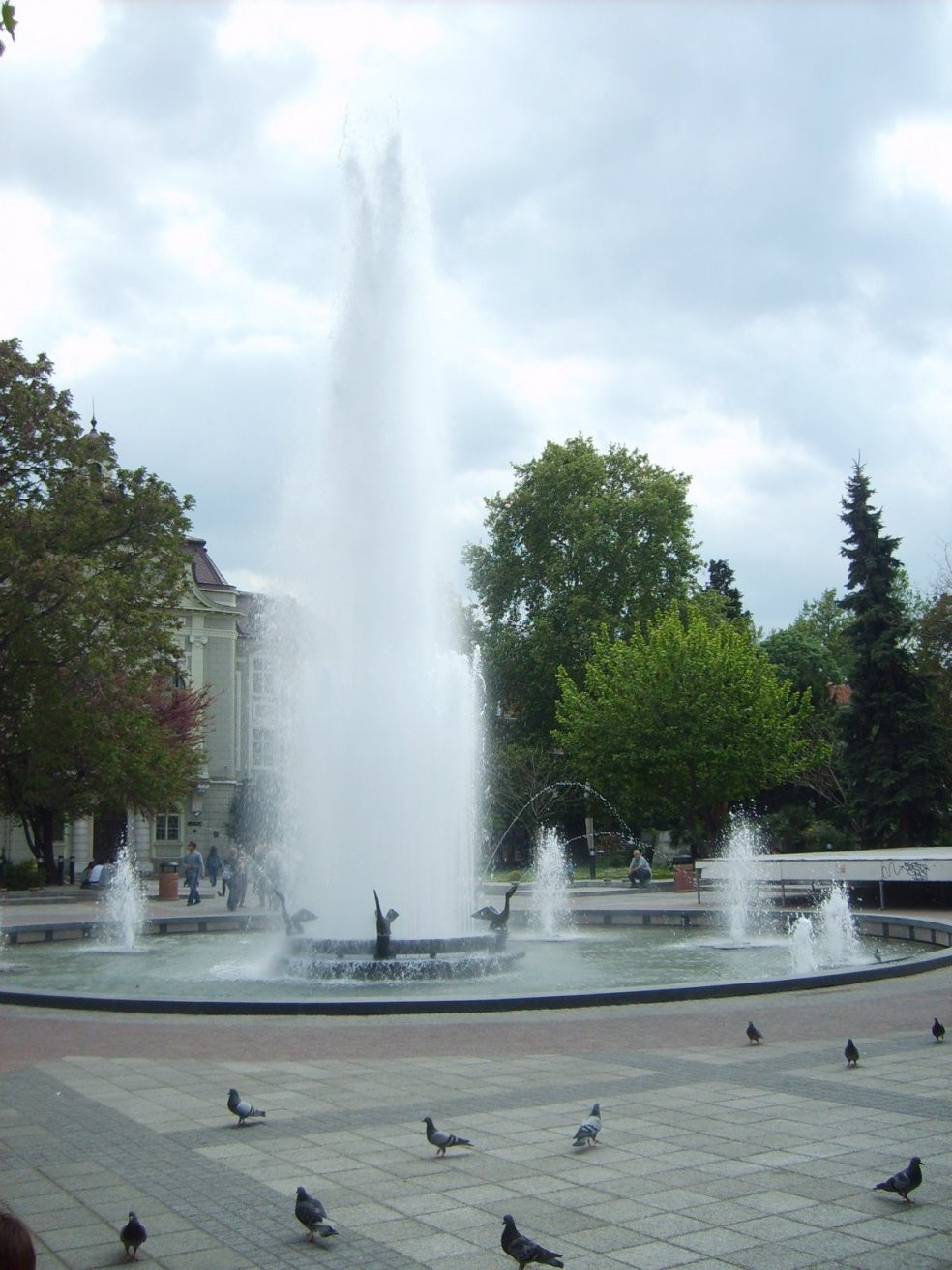 Фонтан в Пловдиве, Болгария. Фото 3 – фотографии Болгарии