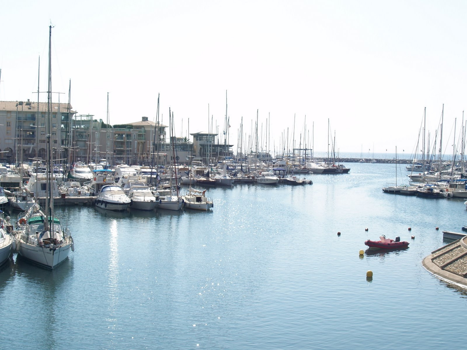 Лодочная станция в Фрежюс, Франция – фотографии Франции