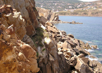 Скала на острове Табарка, Северный Тунис – фотографии Туниса