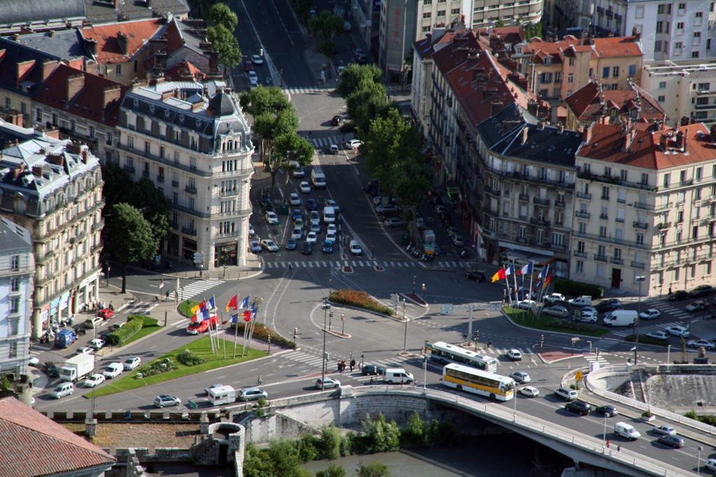 Улица в Гренобль, Франция. Фото 8 – фотографии Франции
