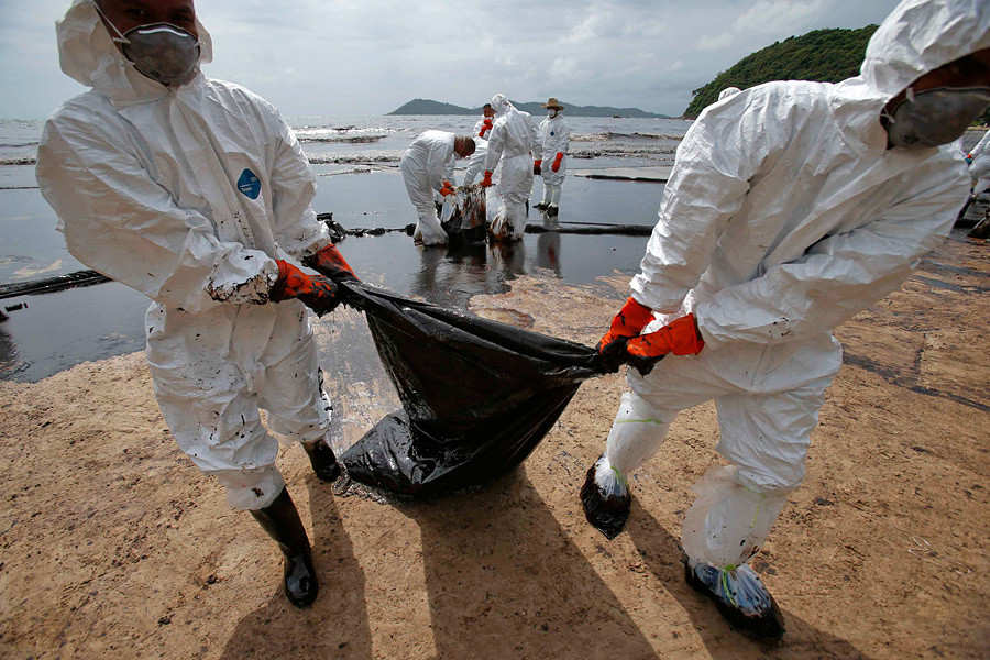 Разлив нефти в заливе Prao Bay. Июль 2013. Фото 789 – фотографии Таиланда
