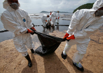 Разлив нефти в заливе Prao Bay. Июль 2013. Фото 789 – фотографии Таиланда
