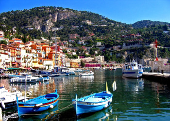 Яхты и катера у причала в Вильфранш-Сюр-Мер, Франция. Фото 4 – фотографии Франции