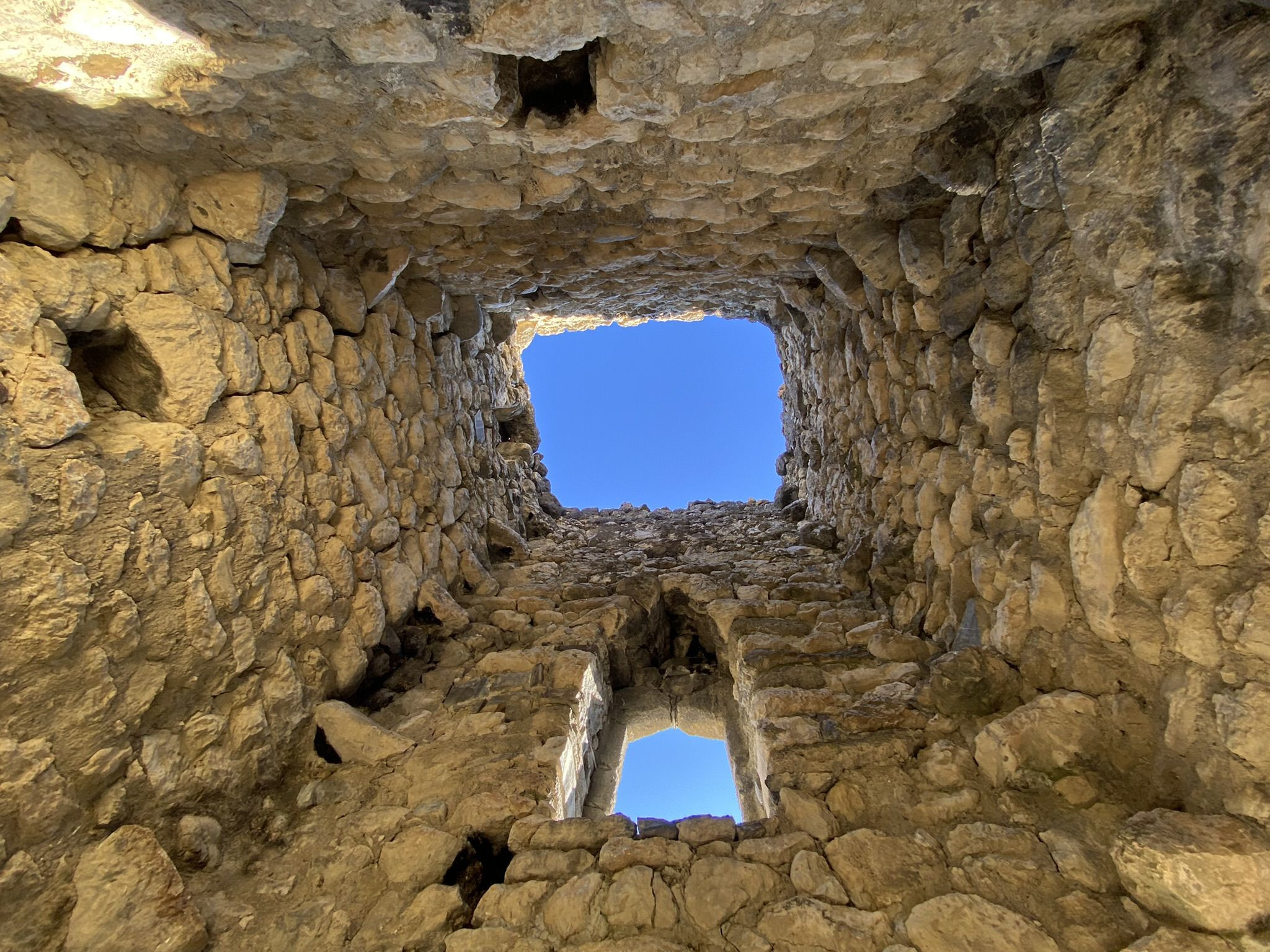 Внутри Башни, село Цимити, Осетия – фотографии России