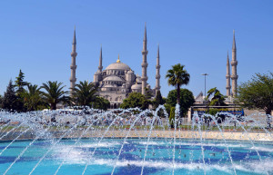 Голубая мечеть – первая по значению мечеть и достопримечательность Стамбула для туристов – фотографии Турции