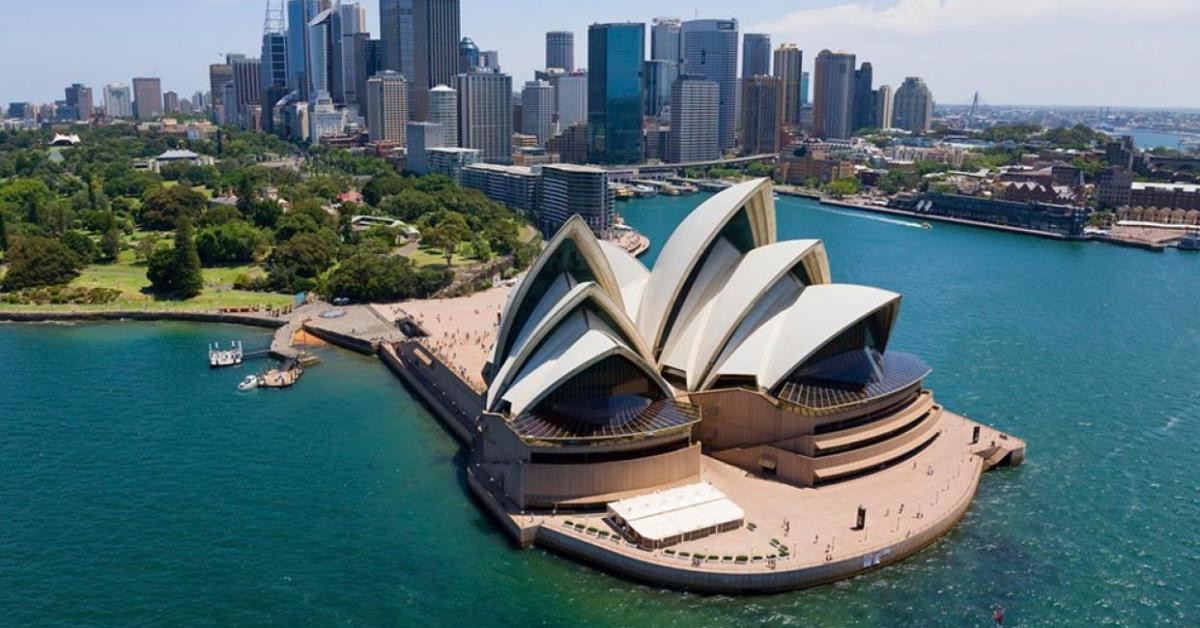 Известное здание сиднейской Оперы (Sydney Opera House), Австралия – фотографии Австралии