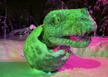 Динозаврик в парке «Таинственный лес», Кировск – фотографии России