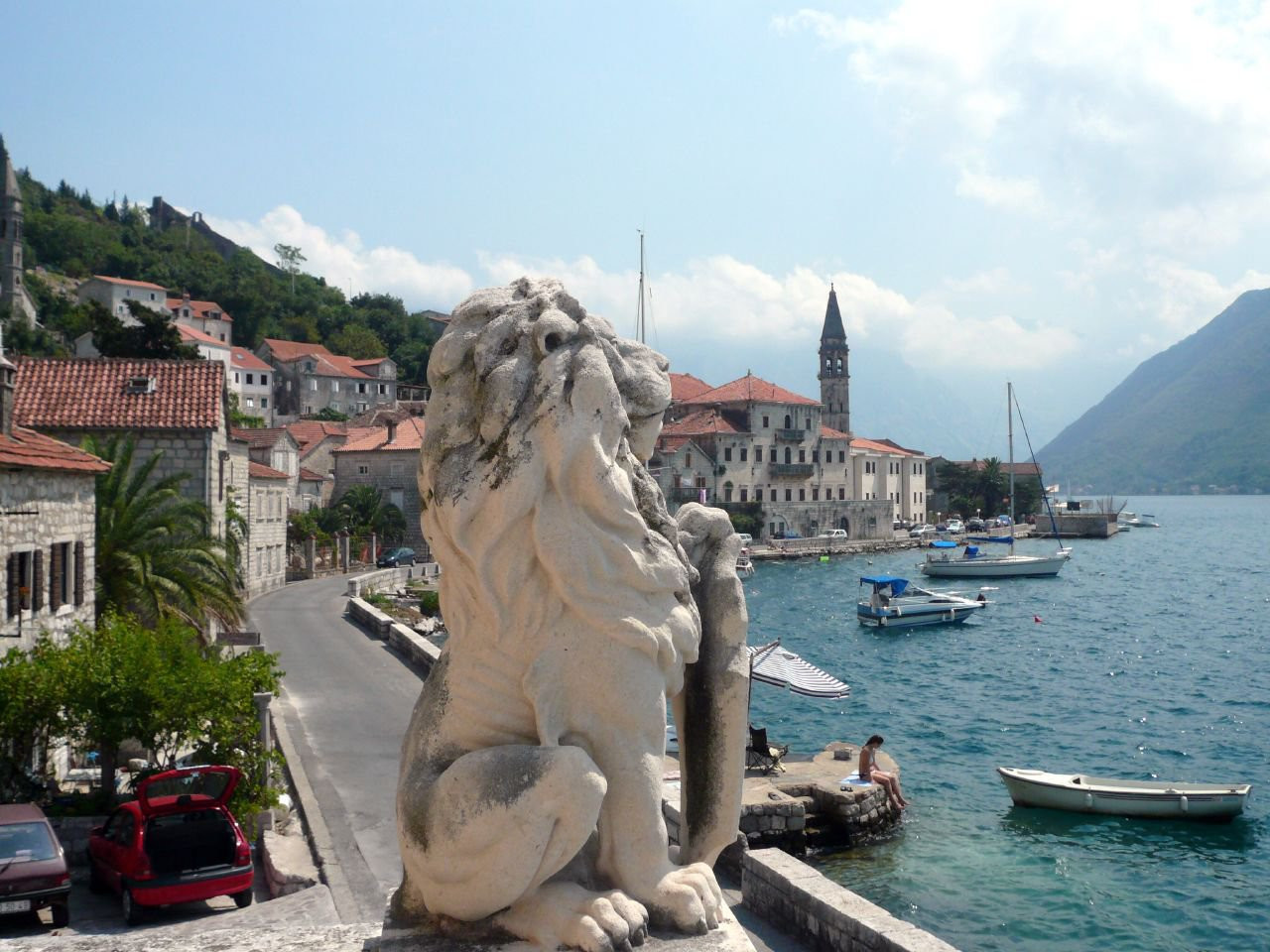 Скульптура в Пераст, Черногория – фотографии Черногории