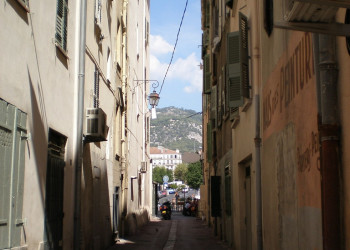 Улица в Тулоне, Франция. Фото 12 – фотографии Франции