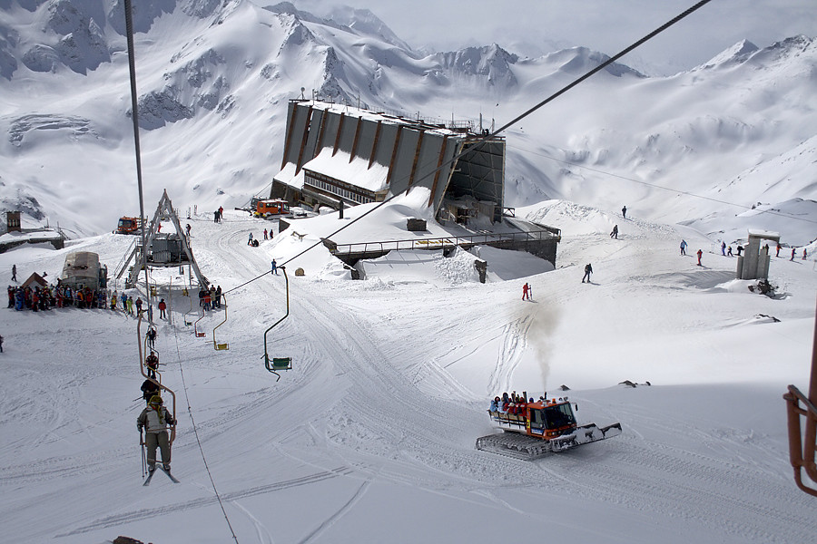 Станция Мир на Эльбрусе, Приэльбрусье, Россия. Фото 1 – фотографии России