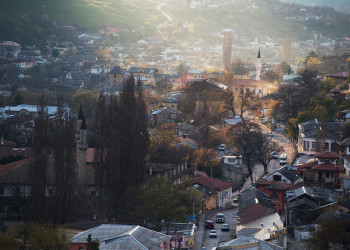 Вид на город Бахчисарай – фотографии России
