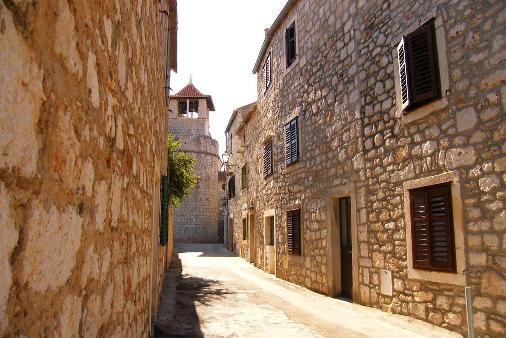 Улица в Стари Град, Хорватия. Фото 4 – фотографии Хорватии