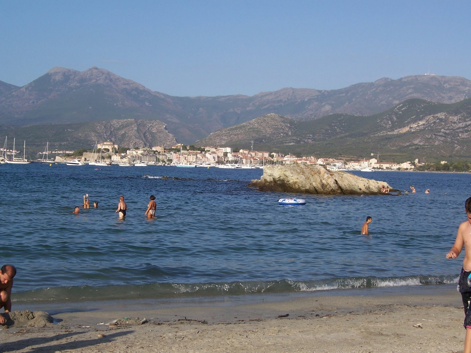 Море в Сен-Флоране, Франция – фотографии Франции