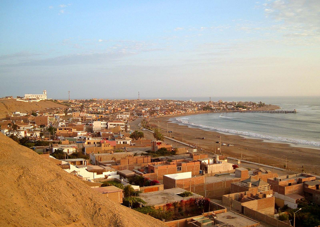 Панорамный вид Уанчако – фотографии Перу