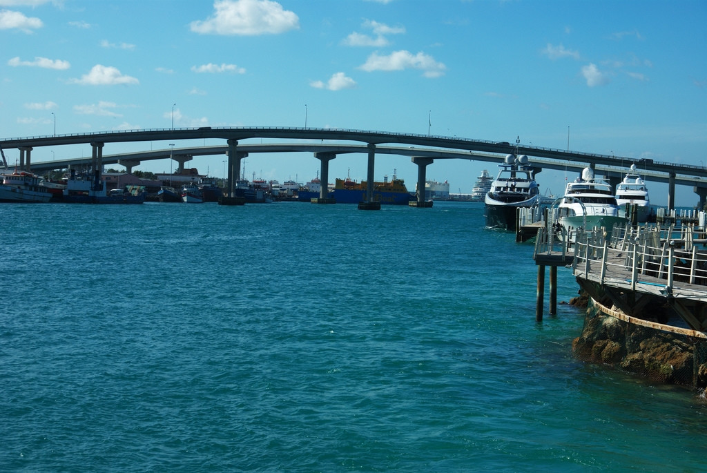 Мост в Нью-Провиденс, Багамские острова. Фото 2 – фотографии Багамских островов