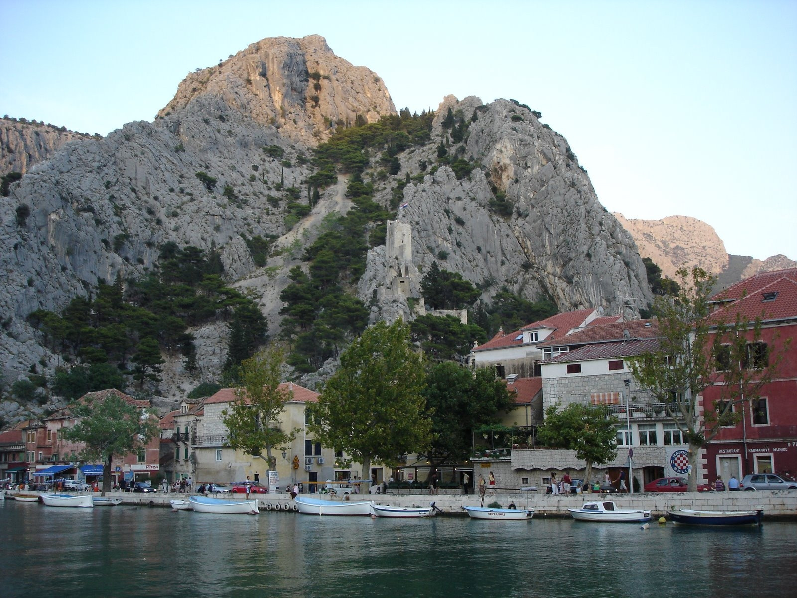 Набережная в Омиш, Хорватия. Фото 2 – фотографии Хорватии