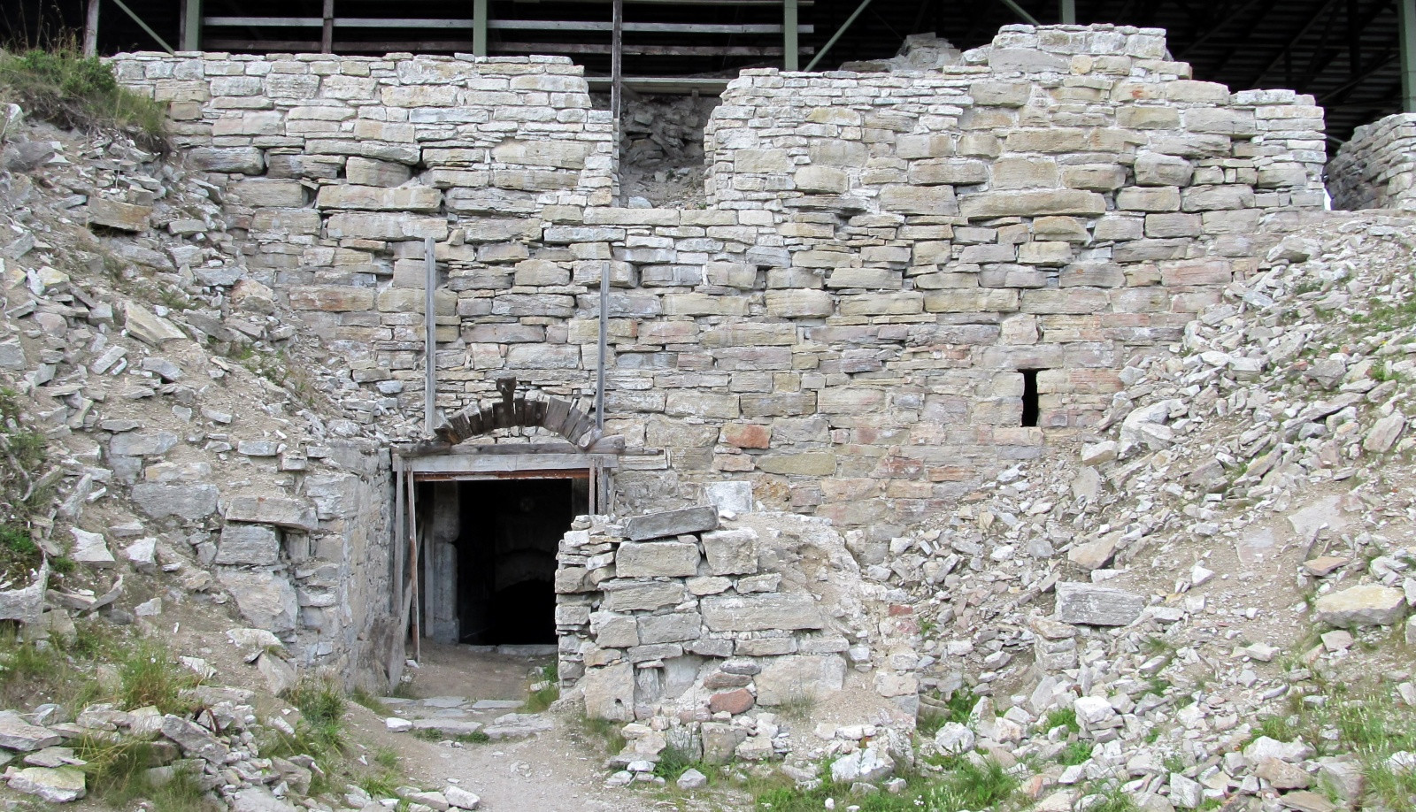 Руины замка Мааси – фотографии Эстонии