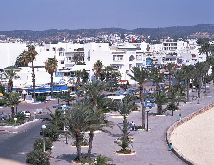 Центральная улица Северного Туниса – фотографии Туниса