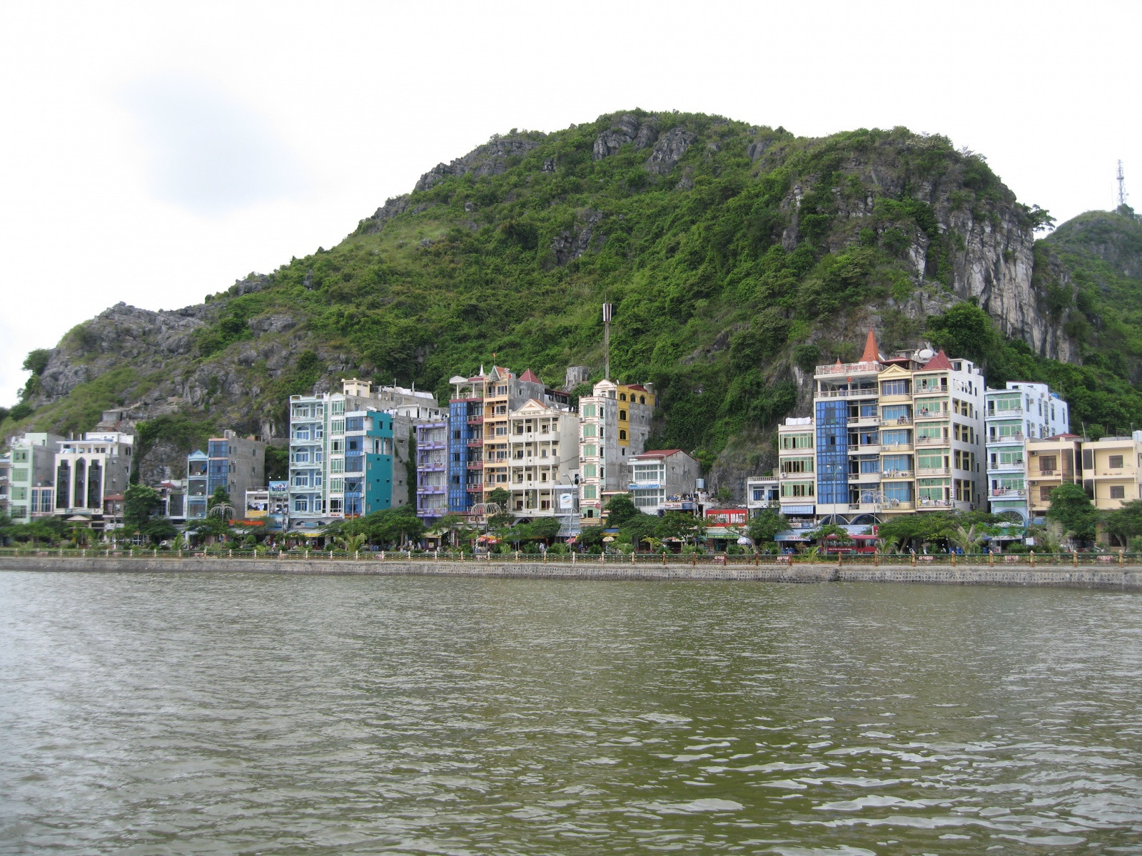 Остров Катба на севере Вьетнама в бухте Халонг – фотографии Вьетнама