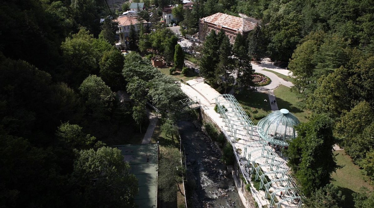 Вид с канатной дороги – фотографии Грузии