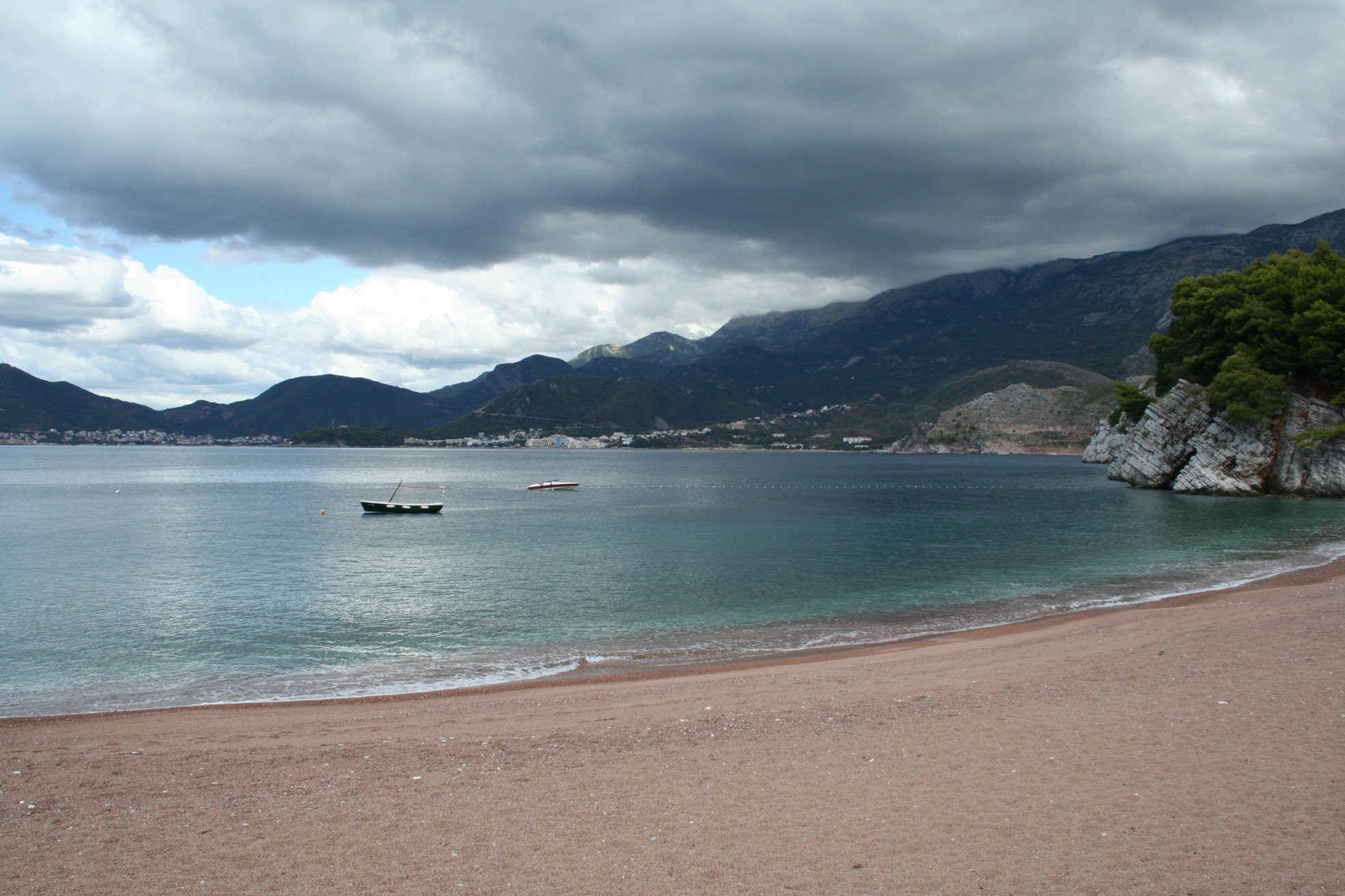 Пляж в Святой Стефан, Черногория. Фото 34 – фотографии Черногории