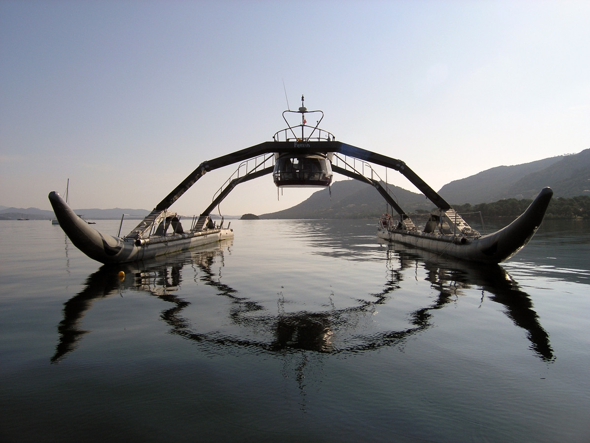 Экзотический транспорт в Порто-Векьо, Франция – фотографии Франции