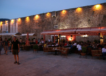 Кафе в Будва, Черногория – фотографии Черногории