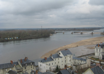 Река в Сомюре, Франция – фотографии Франции