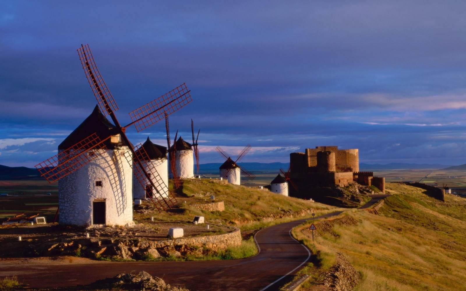 Ветряные мельницы в Консуэгре. Испания. Фото 8 – фотографии Испании