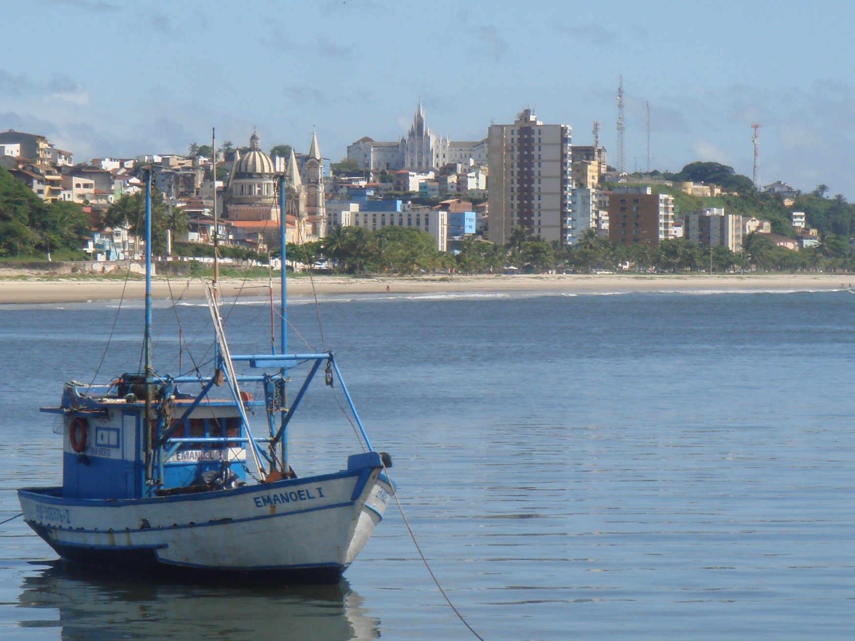 Катер в Ильеусе, Бразилия – фотографии Бразилии