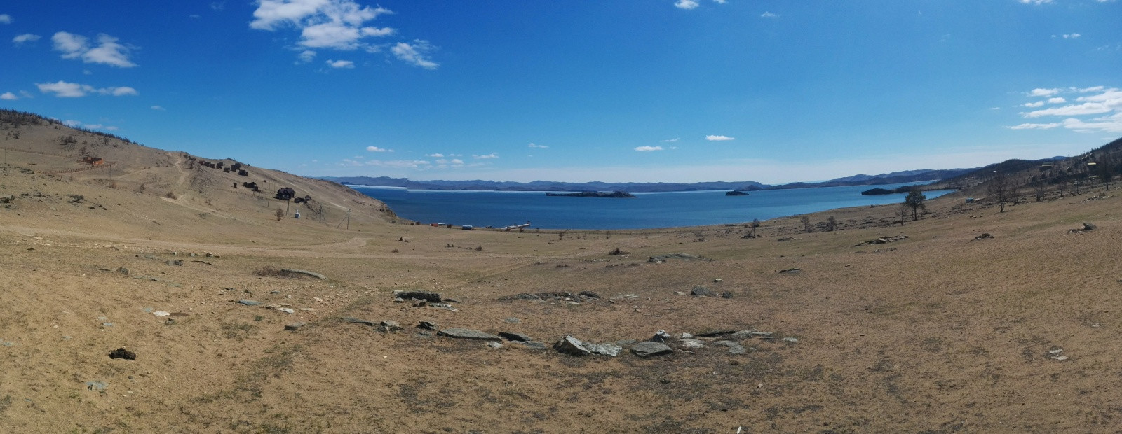 Вид с турбазы Алтан на Малом море. Фото 1 – фотографии России