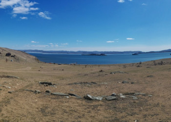 Вид с турбазы Алтан на Малом море. Фото 1 – фотографии России